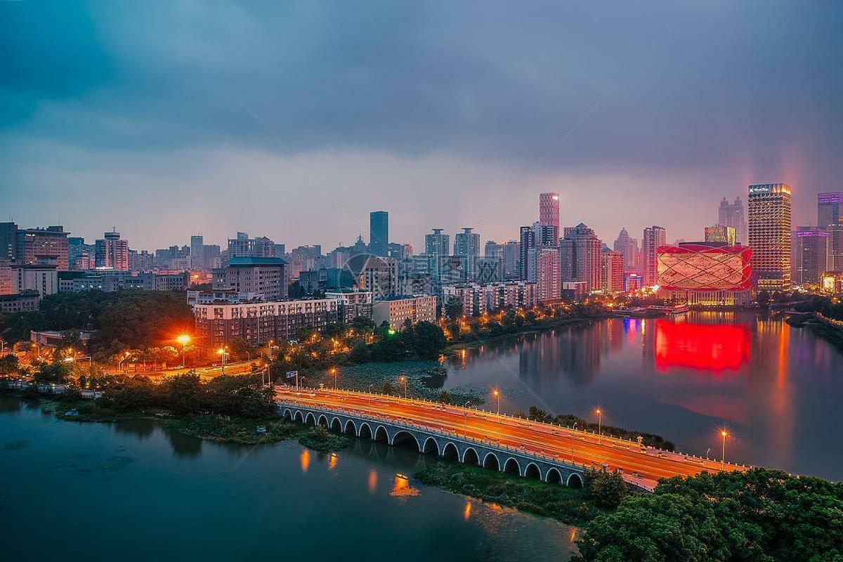 Gallery F Hotel Wuhan Exterior photo